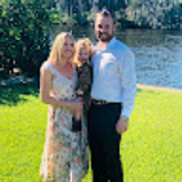 Meet your Posher, Lindsey - Picture 1 of 1